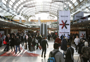 EuroShop 2017, The World´s No. 1 Retail Trade Fair, vom 05. bis 09. März 2017 in Düsseldorf. Die EuroShop ist sowohl die weltweit größte Investitionsgütermesse für den Handel und seine Partner, als auch eine unerlässliche Plattform für Zukunftstrends,  Visionen und Retail-Impressionen zum Anfassen. Mit mehr als 127.000 m² Netto-Ausstellungsfläche und 2.350 Ausstellern aus 61 Ländern in 18 Messehallen ist sie so groß wie nie zuvor. | EuroShop 2017, The World´s No. 1 Retail Trade Fair, 05 to 09 February 2017 in Düsseldorf. It is both the world’s most important capital goods trade fair for the retail trade and its partners and also an indispensable platform for tangible future trends, visions and impressions. With more than 127.000 m² net exhibitions space and 2.350 exhibitors from 61 countries in 18 halls, EuroShop 2017 will be bigger than ever before.